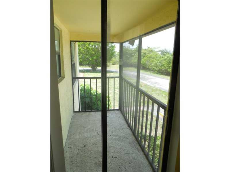 2307 Linton Ridge Circle, Unit C6 Delray Beach, FL 33444 - Photo 7 of 10 Exterior Front