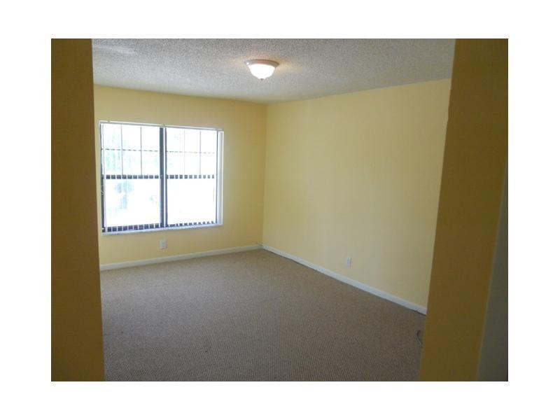 2307 Linton Ridge Circle, Unit C6 Delray Beach, FL 33444 - Photo 8 of 10 Exterior Front