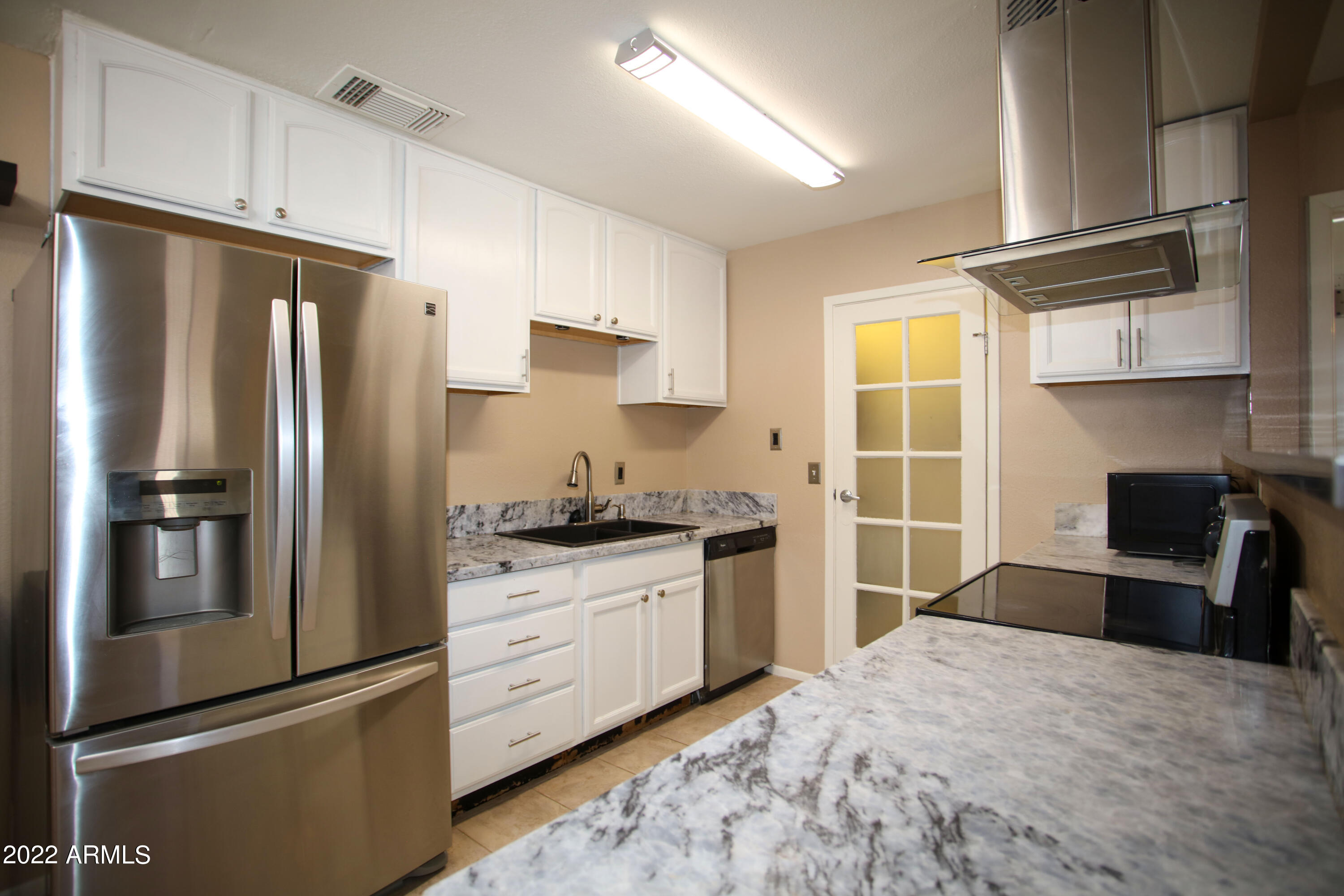 3511 East Baseline Road, Unit 1159 Phoenix, AZ 85042 - Photo 7 of 33 06 Kitchen