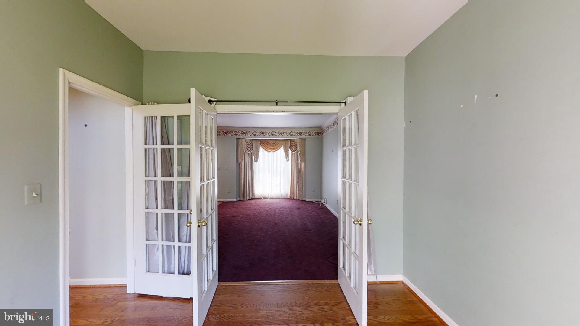 6150 Deer Ridge Trail Springfield, VA 22150 - Photo 7 of 38