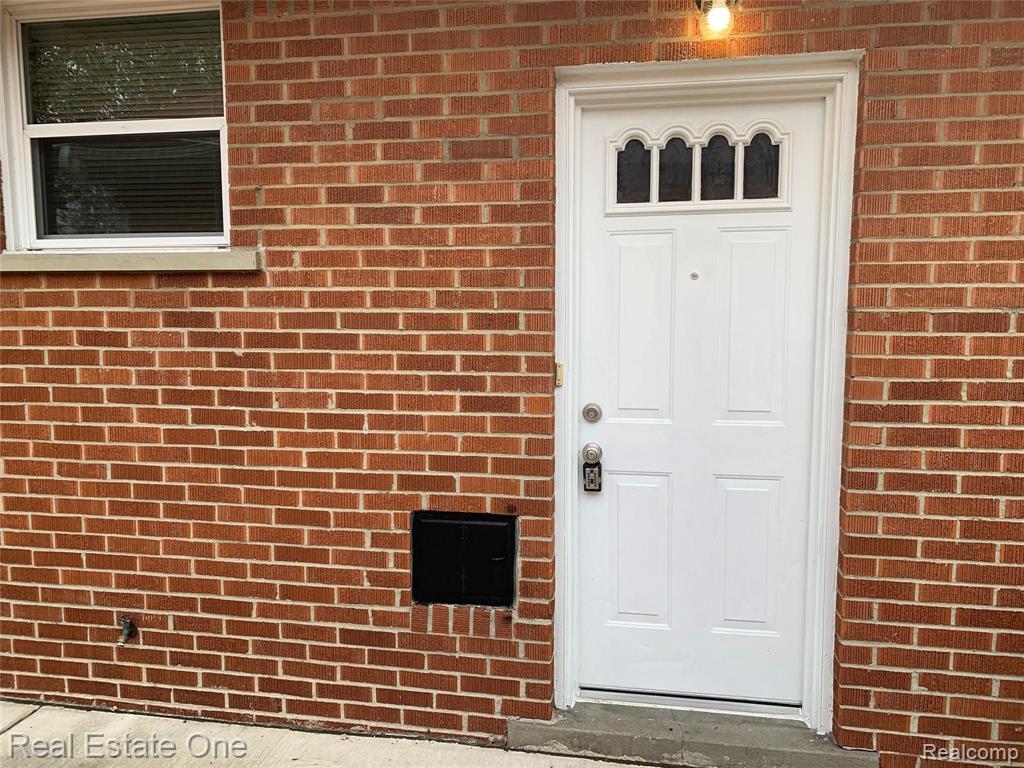 19351 Rensellor Street Livonia, MI 48152 - Photo 26 of 29