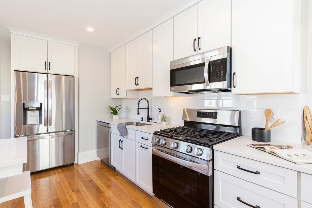 22 Everett Street, Unit 2 Boston, MA 02122 - Photo 2 of 39