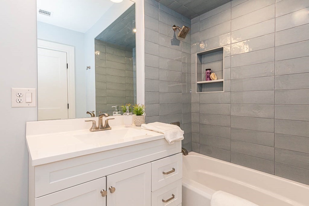 22 Everett Street, Unit 2 Boston, MA 02122 - Photo 29 of 39