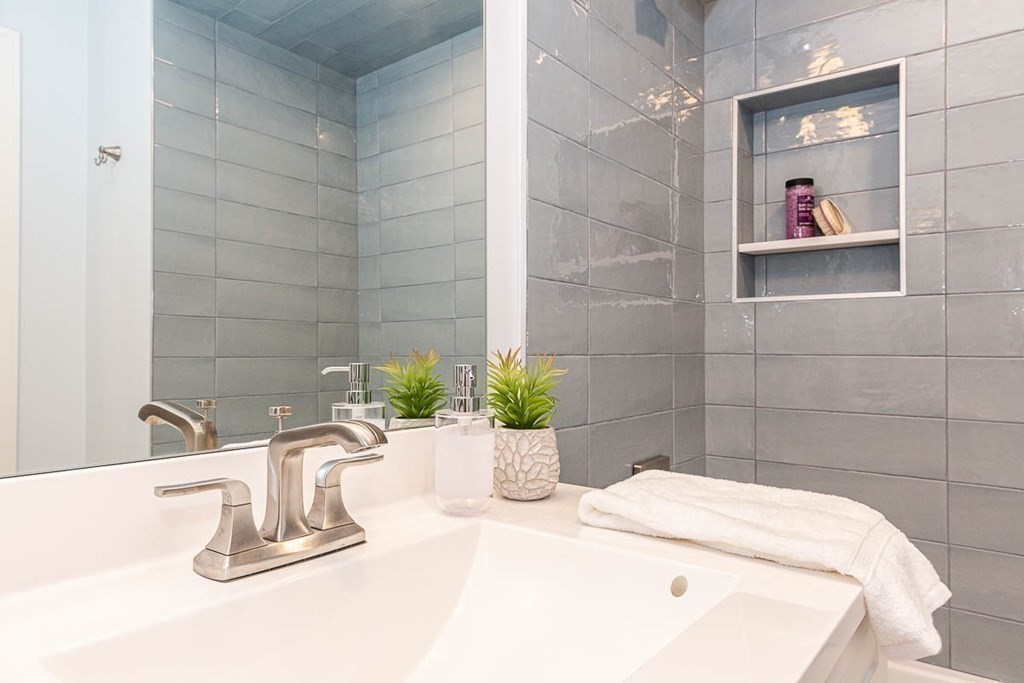 22 Everett Street, Unit 2 Boston, MA 02122 - Photo 31 of 39