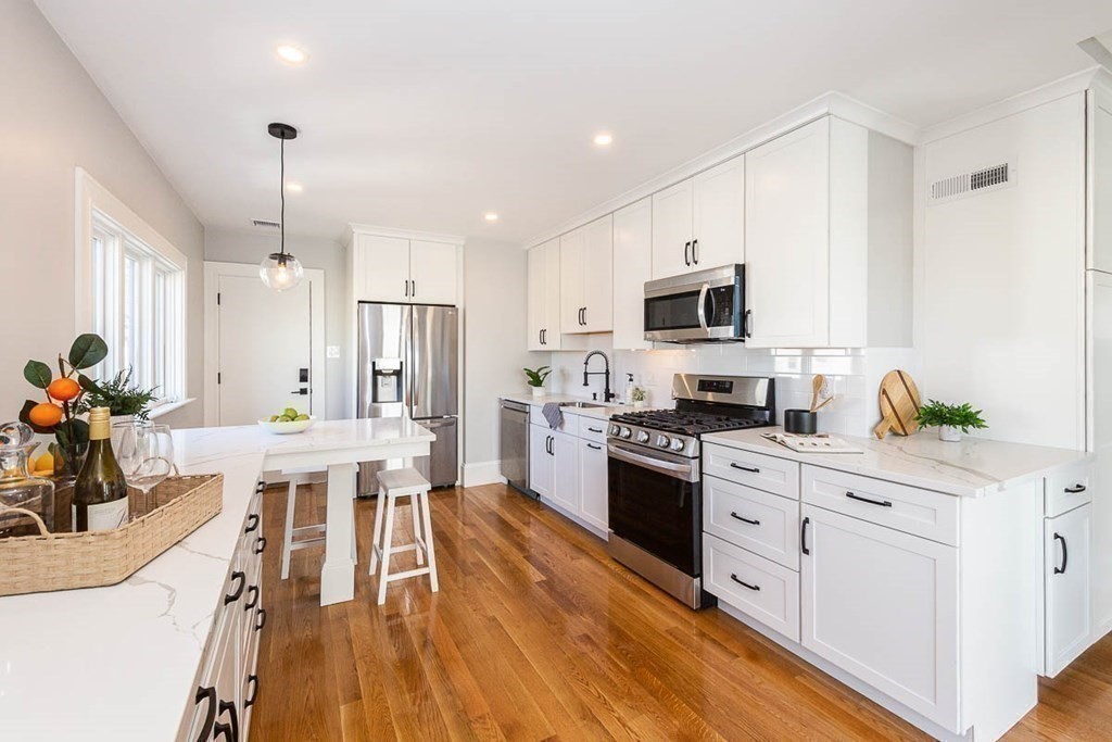 22 Everett Street, Unit 2 Boston, MA 02122 - Photo 6 of 39