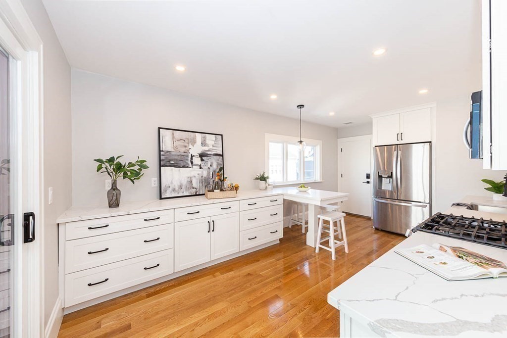 22 Everett Street, Unit 2 Boston, MA 02122 - Photo 7 of 39