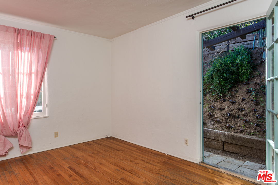 2407 Greenvalley Road Los Angeles, CA 90046 - Photo 12 of 21