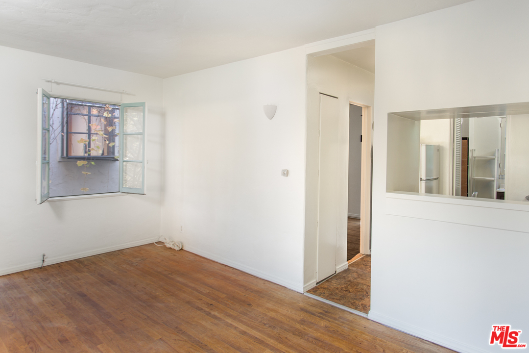 2407 Greenvalley Road Los Angeles, CA 90046 - Photo 17 of 21