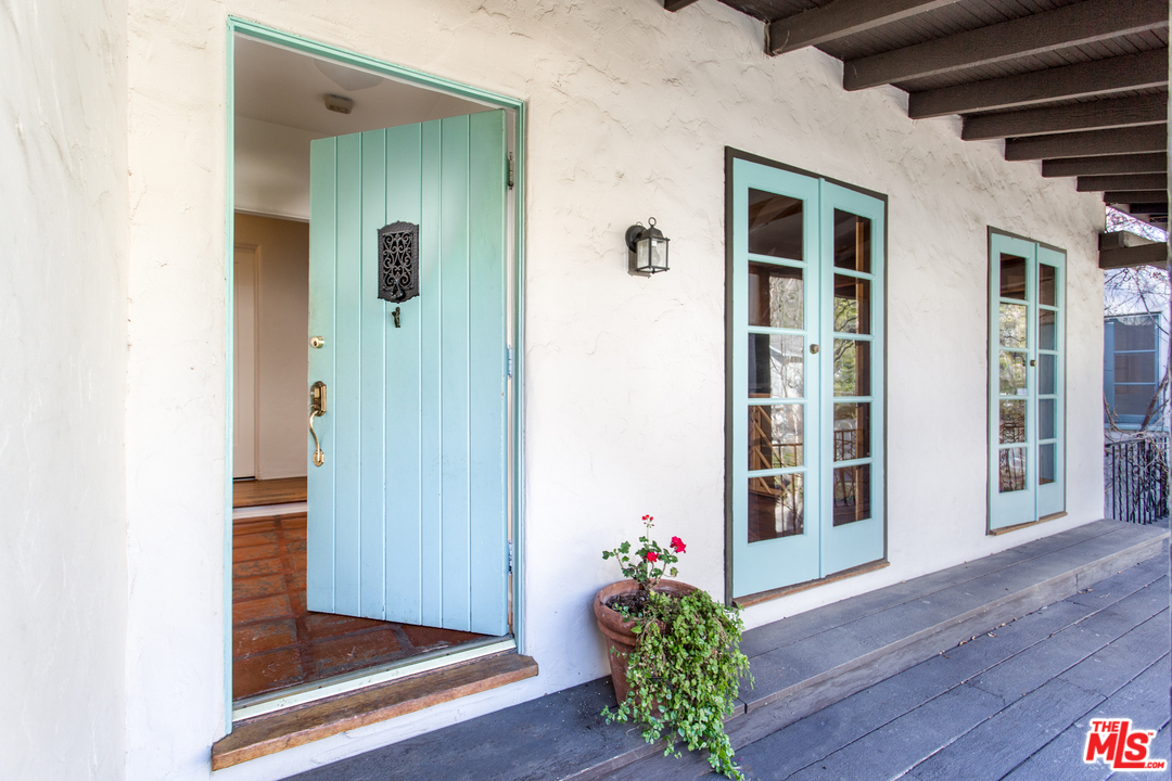 2407 Greenvalley Road Los Angeles, CA 90046 - Photo 4 of 21