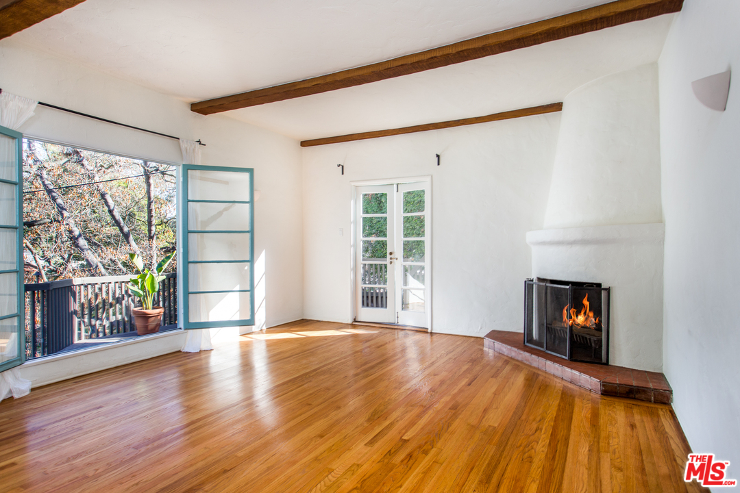 2407 Greenvalley Road Los Angeles, CA 90046 - Photo 5 of 21