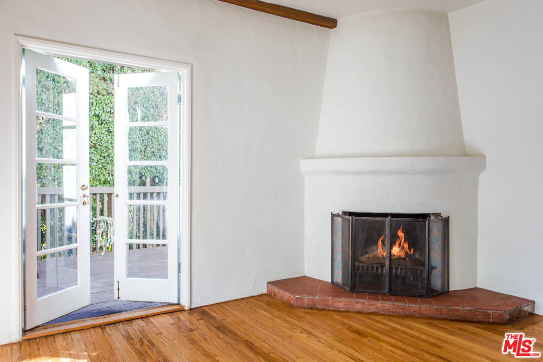 2407 Greenvalley Road Los Angeles, CA 90046 - Photo 6 of 21