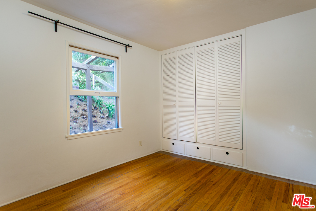 2407 Greenvalley Road Los Angeles, CA 90046 - Photo 10 of 21