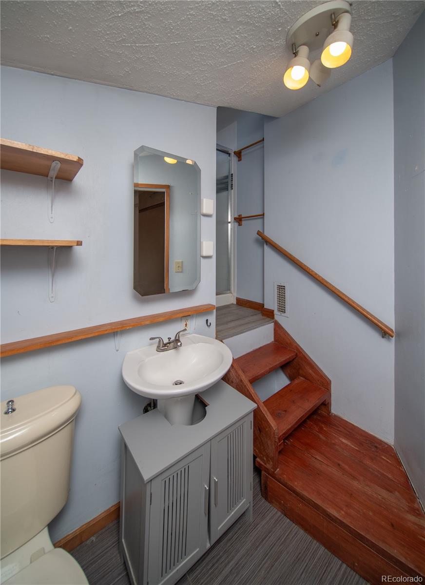 9801 West 38th Avenue Wheat Ridge, CO 80033 - Photo 15 of 16