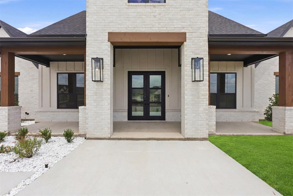 1024 Ranch Vista Road Granbury, TX 76049 - Photo 3 of 40