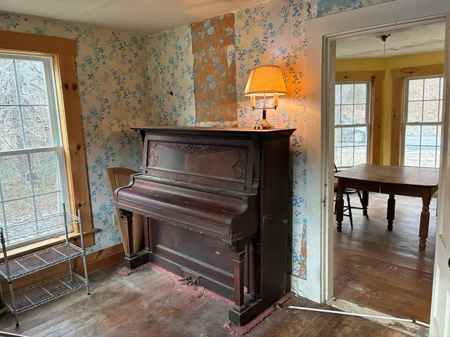 $195,000 | 24 State Road, Erving, MA 01344