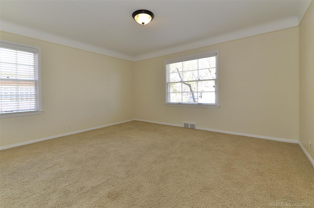 483 Shoreham Road Grosse Pointe Woods, MI 48236 - Photo 37 of 44