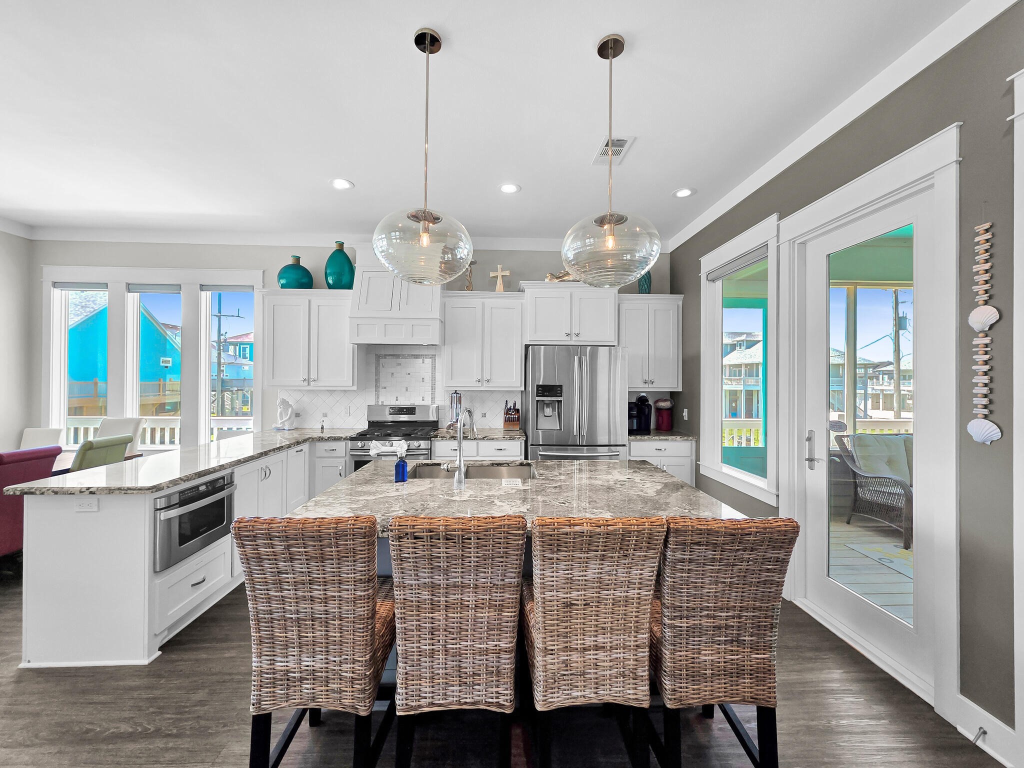 878 Surf Road Crystal Beach, TX 77650 - Photo 17 of 47 Gallery Image 17