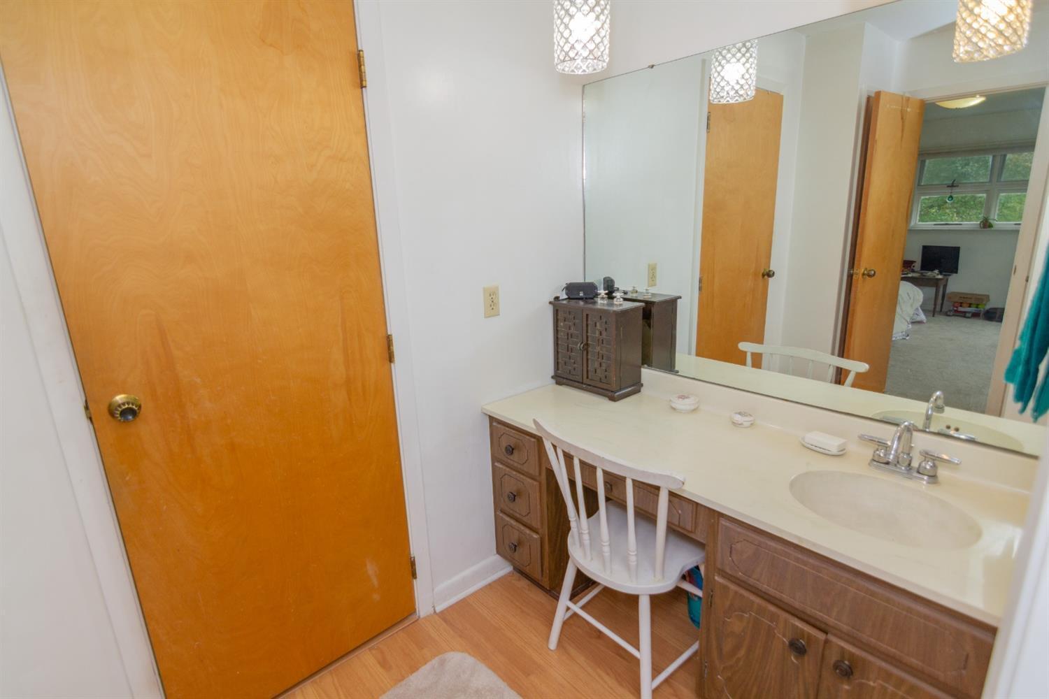 6016 Gaines Road Cincinnati, OH 45247 - Photo 36 of 49