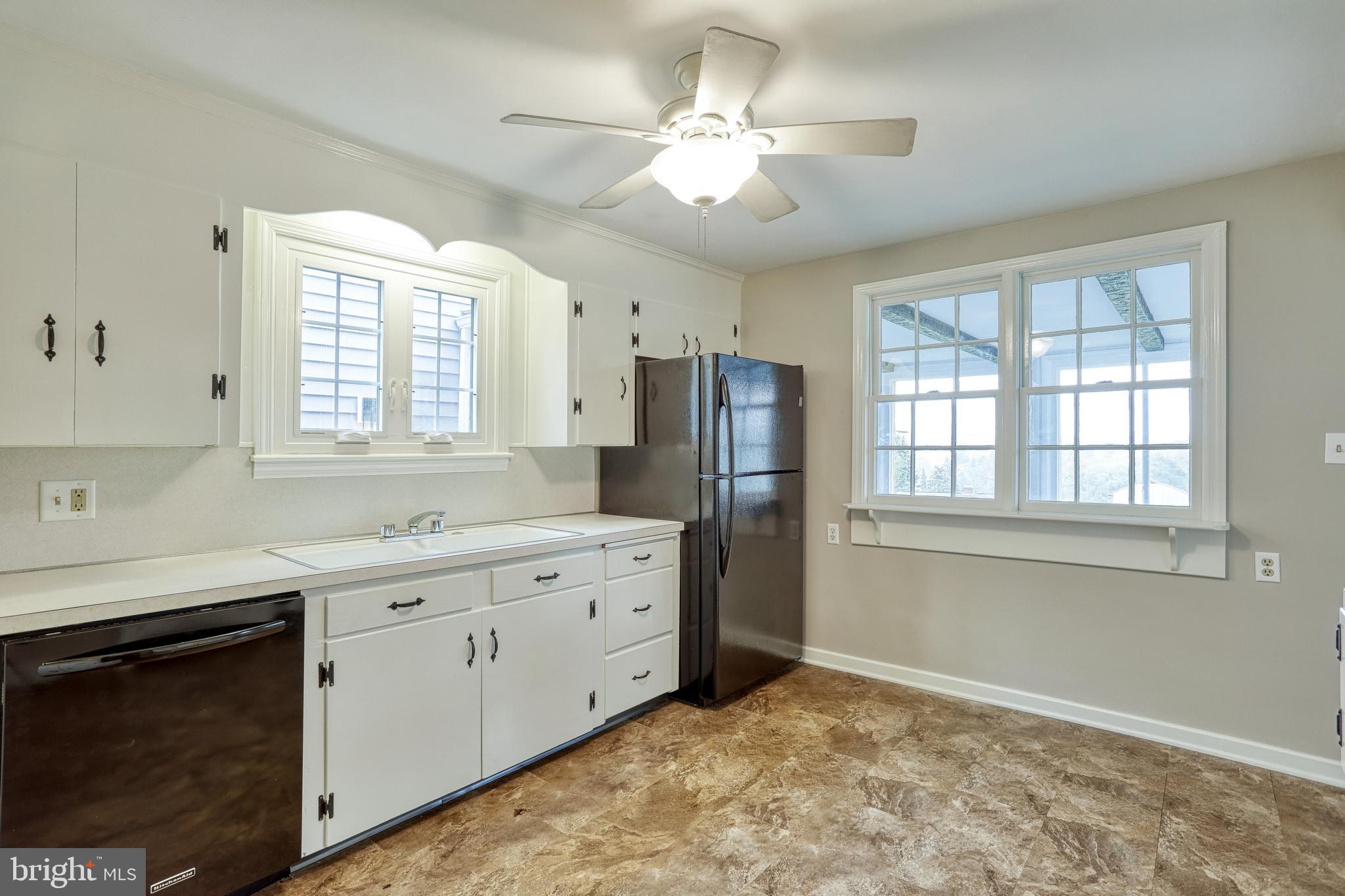 468 Waters Road York, PA 17403 - Photo 22 of 77