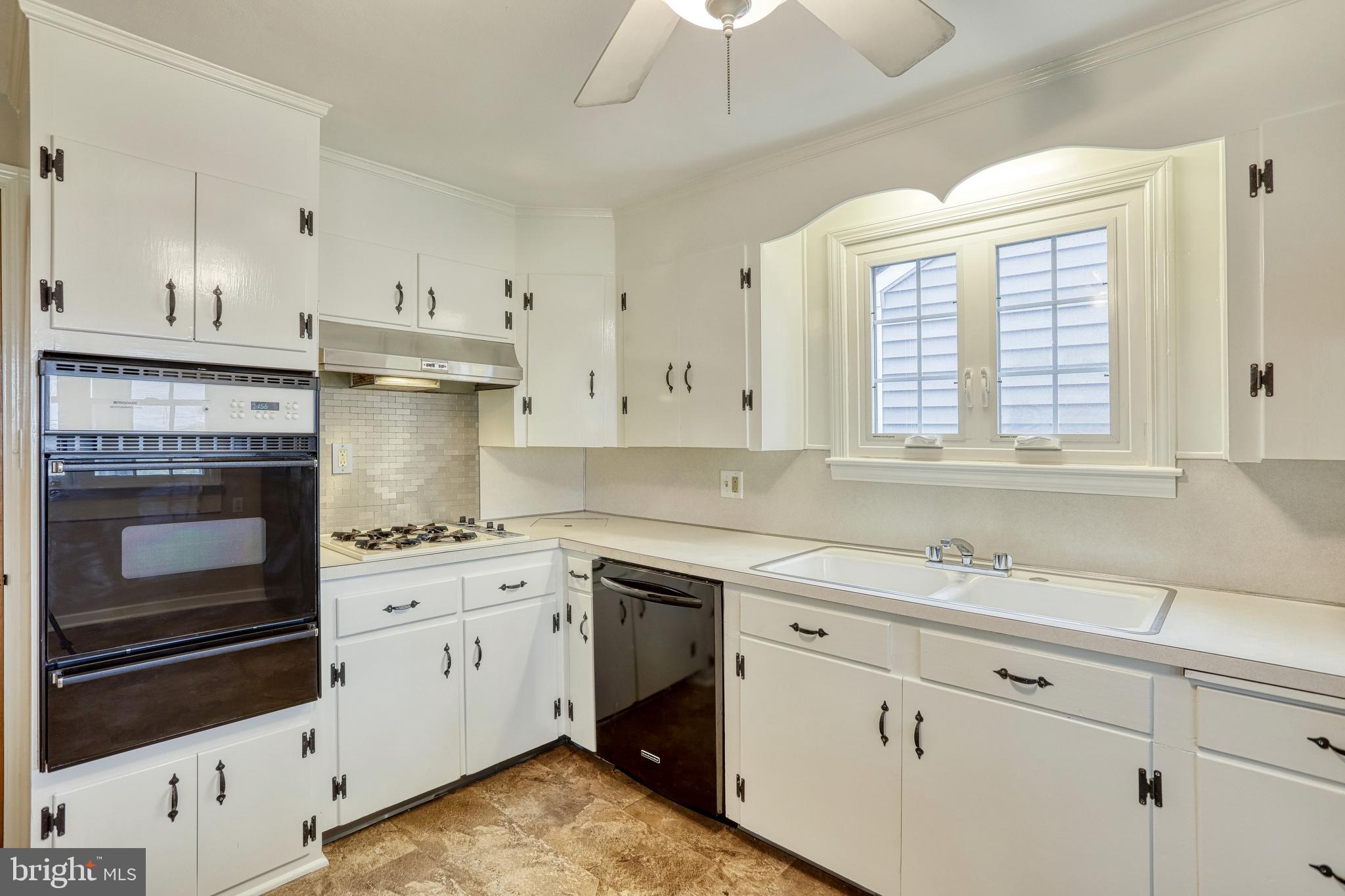 468 Waters Road York, PA 17403 - Photo 24 of 77