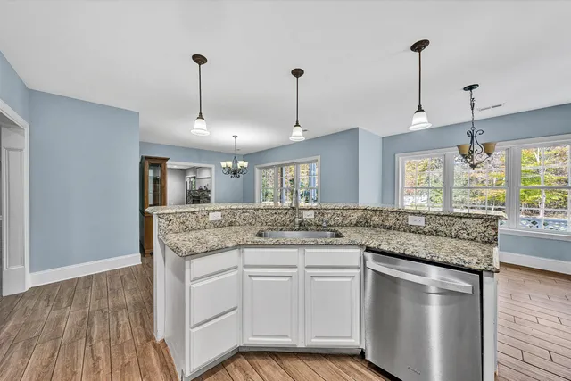 $1,185,000 | 138 Binnacle Drive, Moneta, VA 24121