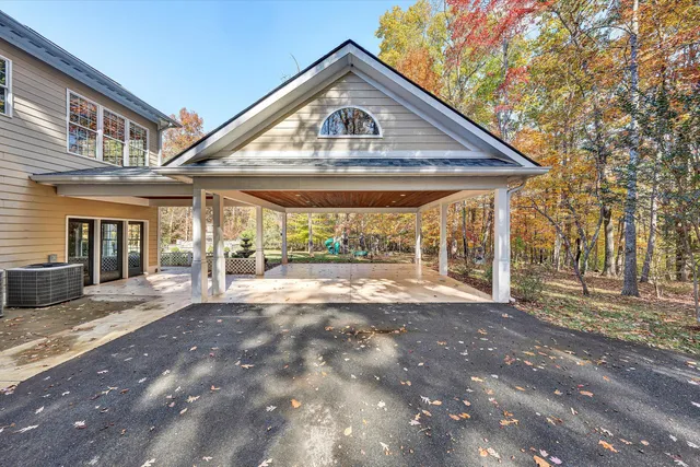 $1,185,000 | 138 Binnacle Drive, Moneta, VA 24121