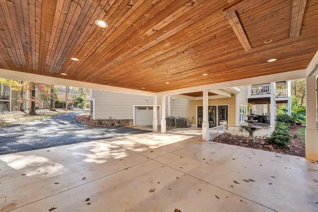 $1,185,000 | 138 Binnacle Drive, Moneta, VA 24121