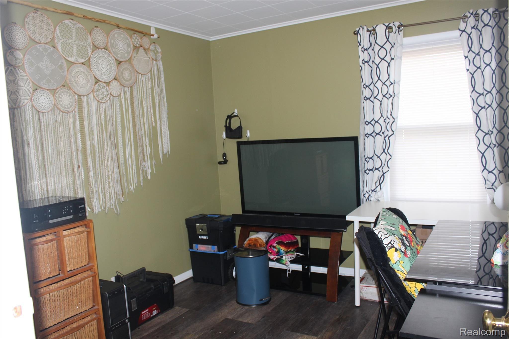 36 South Hospital Road Waterford, MI 48327 - Photo 13 of 32 2nd Bedroom