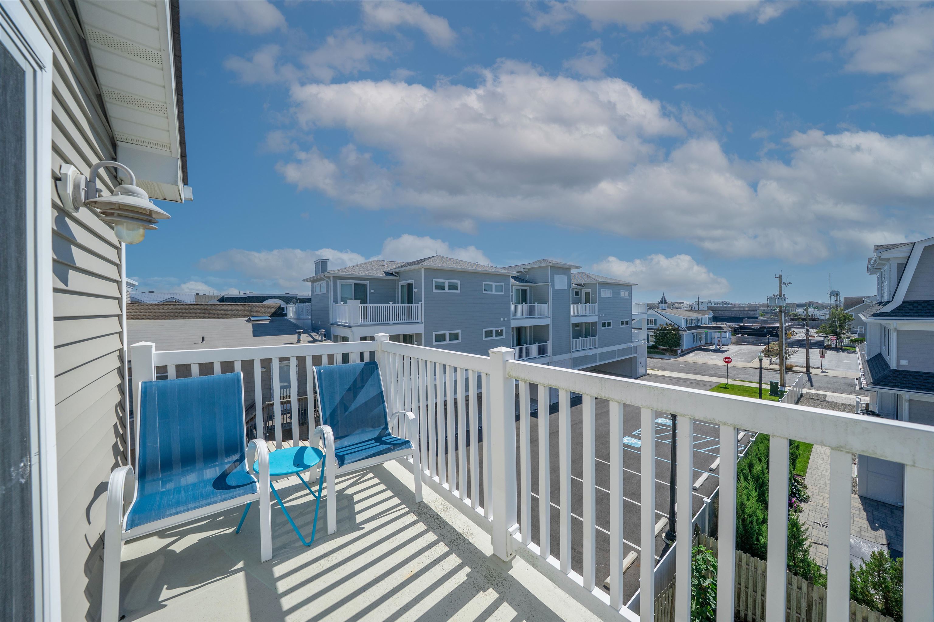212 25th Street, Unit END Avalon, NJ 08202 - Photo 11 of 34 a view of a balcony with city view