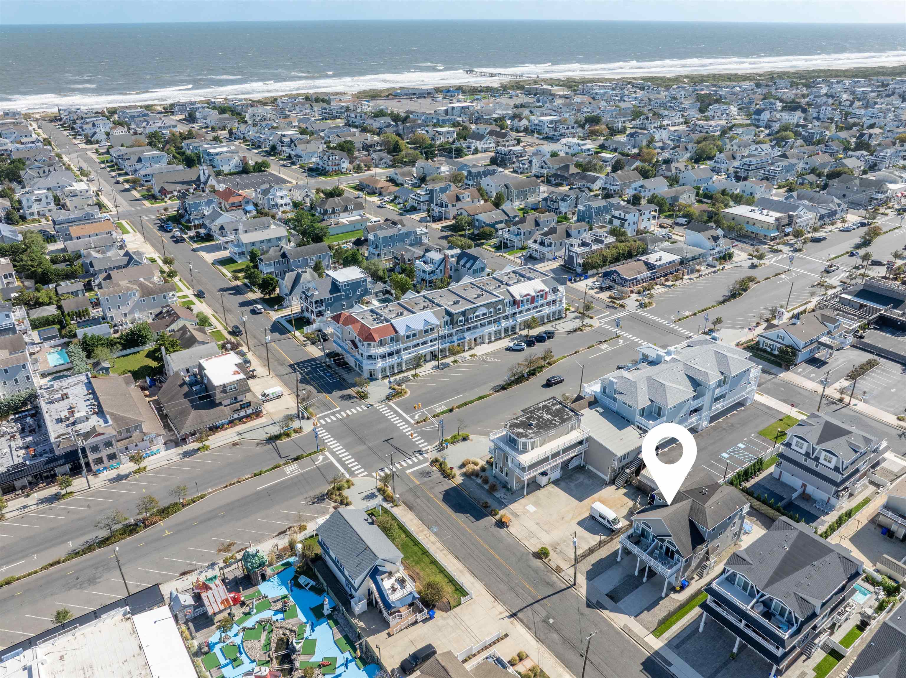 212 25th Street, Unit END Avalon, NJ 08202 - Photo 26 of 34 an aerial view of a city with lots of residential buildings