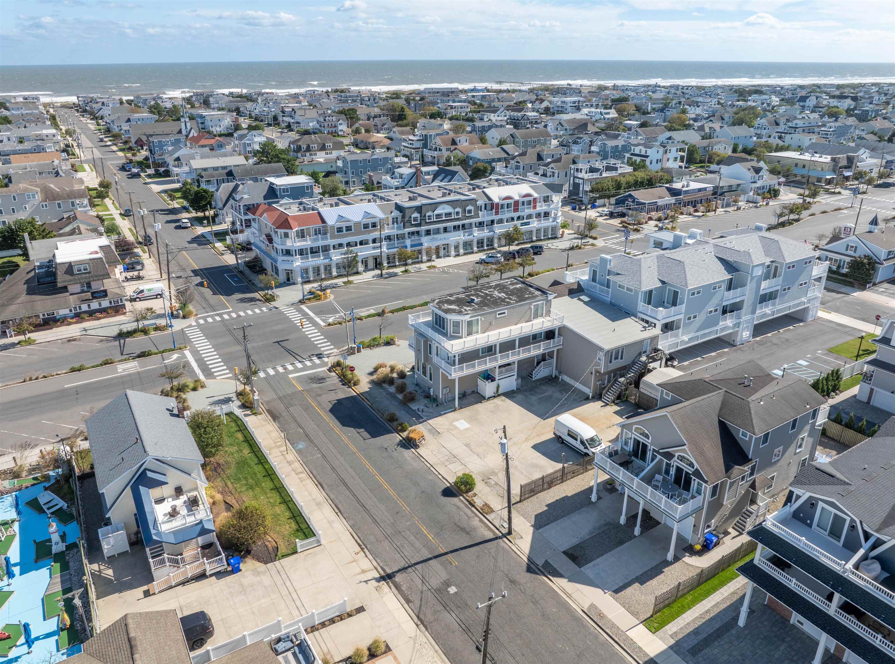 212 25th Street, Unit END Avalon, NJ 08202 - Photo 27 of 34 an aerial view of a building with outdoor space