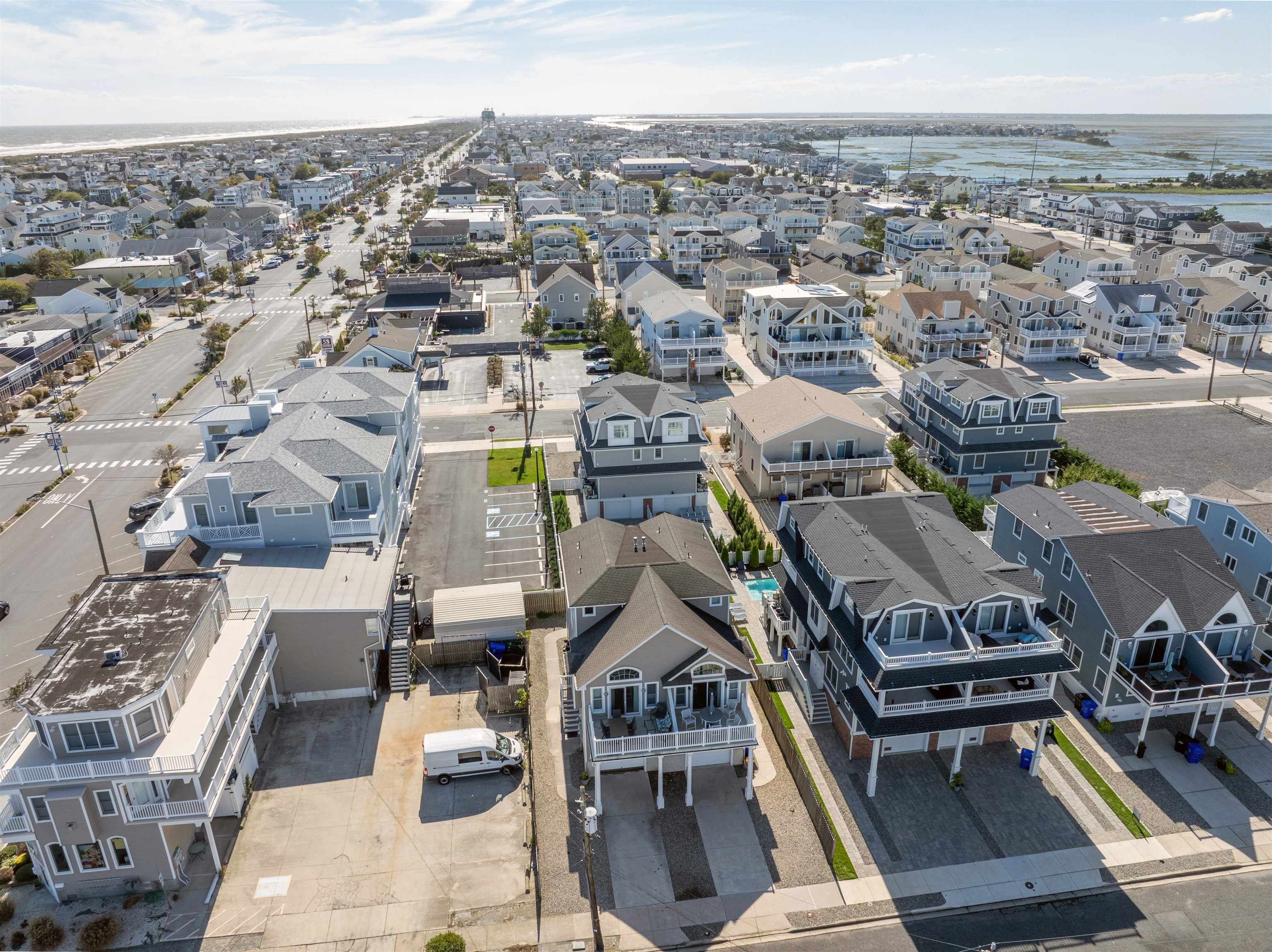212 25th Street, Unit END Avalon, NJ 08202 - Photo 28 of 34 an aerial view of a city