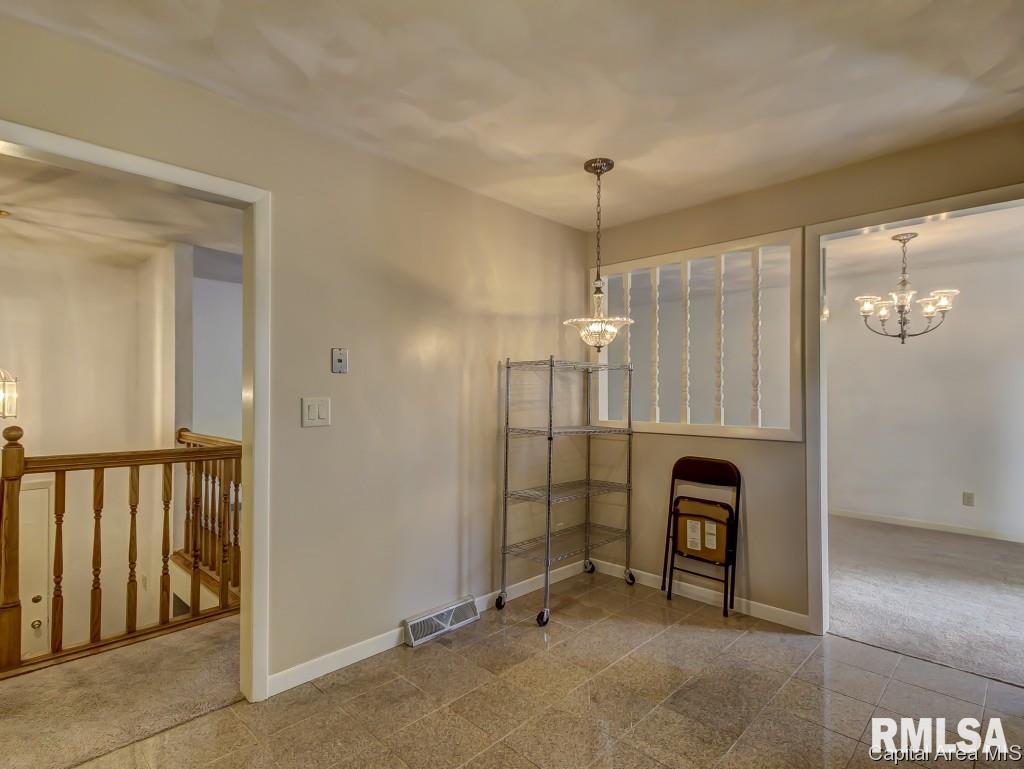 420 Merrymen Road Springfield, IL 62704 - Photo 11 of 36