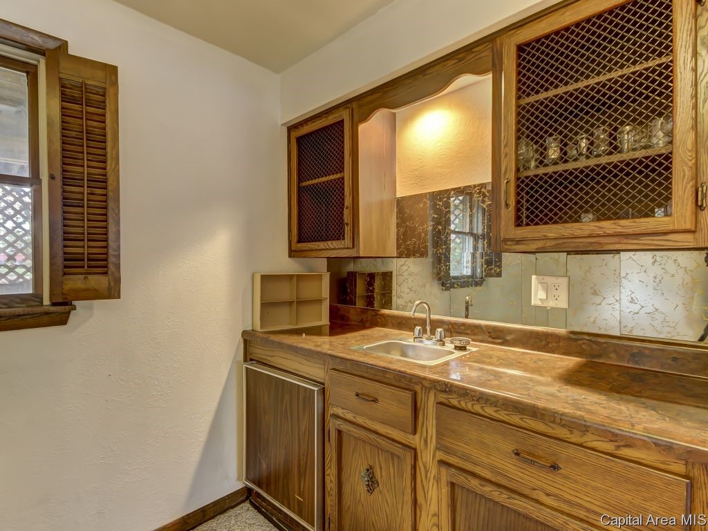 420 Merrymen Road Springfield, IL 62704 - Photo 15 of 36