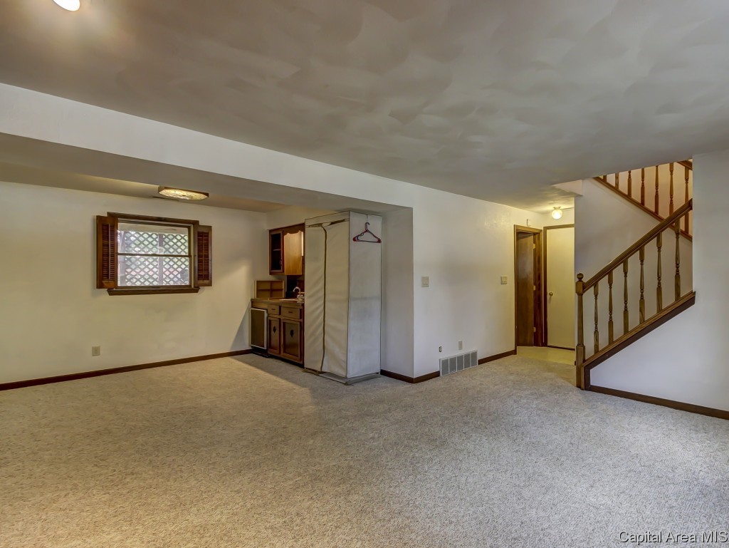 420 Merrymen Road Springfield, IL 62704 - Photo 17 of 36