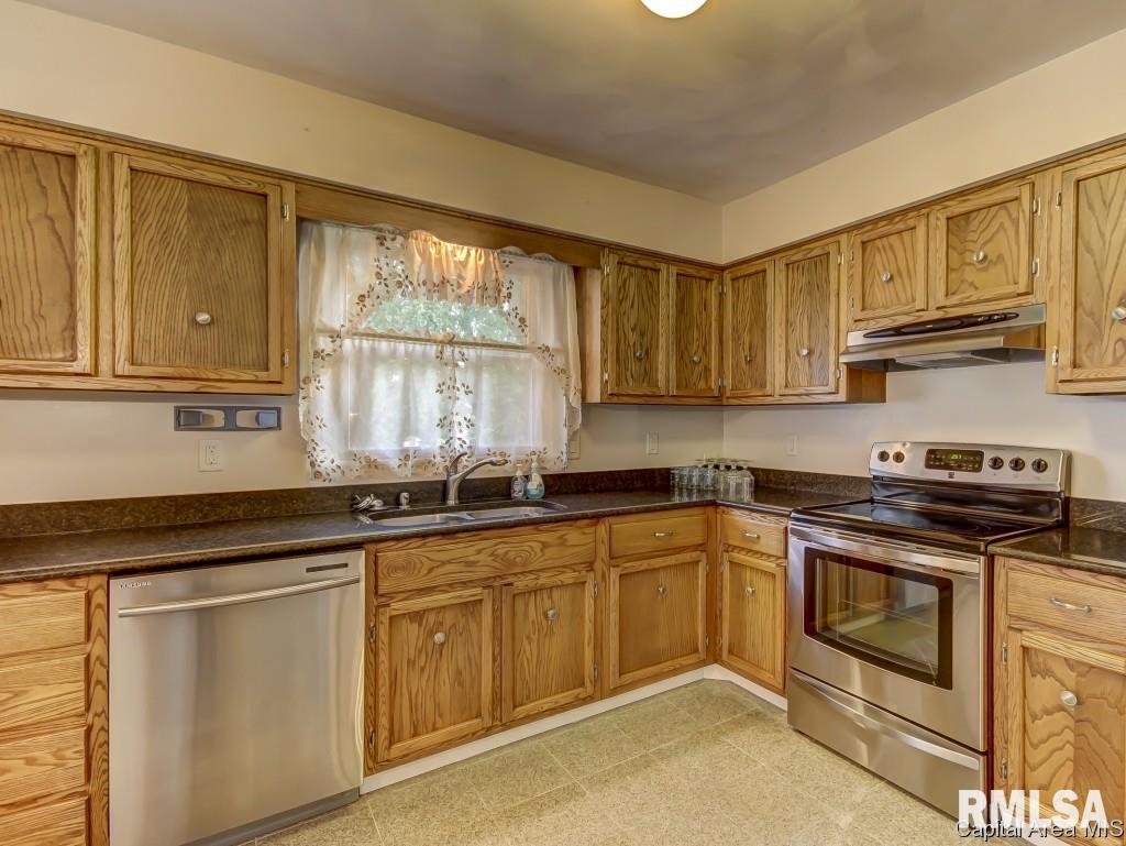 420 Merrymen Road Springfield, IL 62704 - Photo 9 of 36
