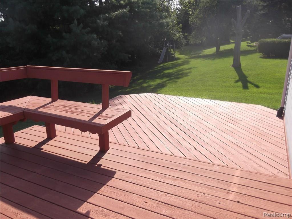 368 Dalton Drive Rochester, MI 48307 - Photo 8 of 25 2 Tiered deck for entertaining family and friends!