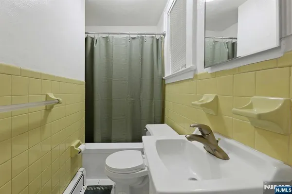 $570,000 | 609 Chase Avenue, Lyndhurst, NJ 07071