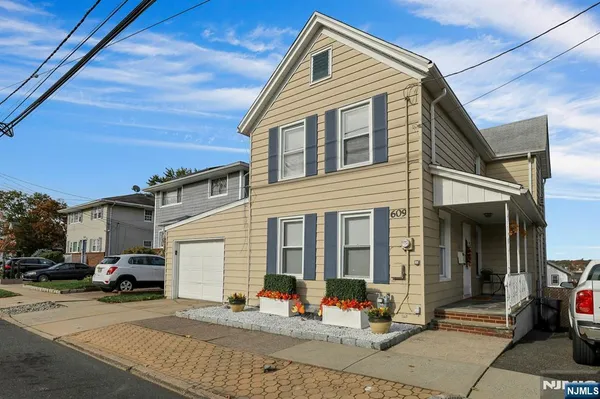 $570,000 | 609 Chase Avenue, Lyndhurst, NJ 07071