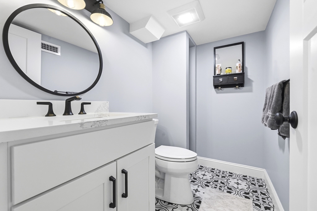 22 Mountain Road Burlington, MA 01803 - Photo 16 of 23 Gallery Image 16