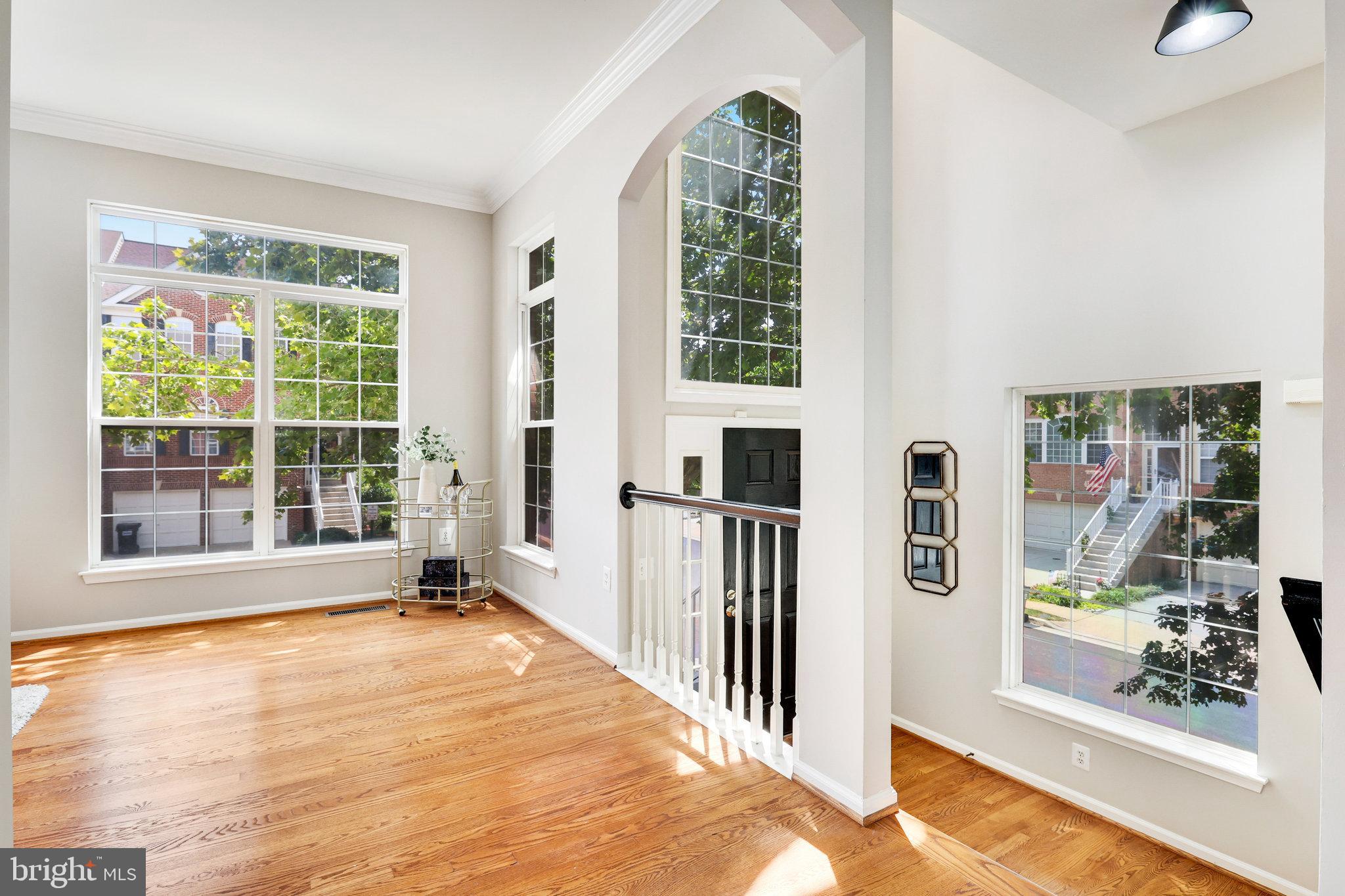 18295 Tupelo Ridge Terrace Leesburg, VA 20176 - Photo 5 of 66 Gallery Image 5
