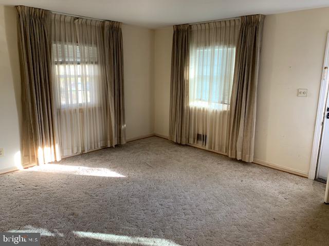 1613 Gridley Lane Silver Spring, MD 20902 - Photo 2 of 27 Living Room