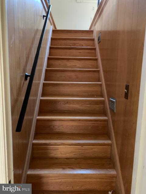 1613 Gridley Lane Silver Spring, MD 20902 - Photo 12 of 27 Hardwood floors