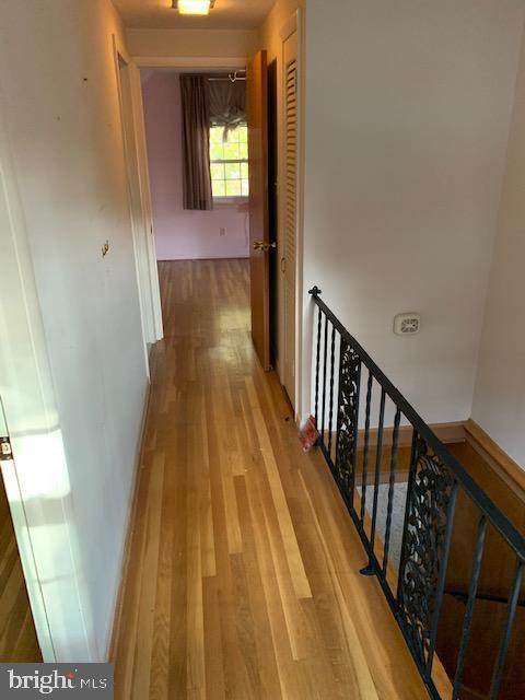 1613 Gridley Lane Silver Spring, MD 20902 - Photo 14 of 27 Hallway