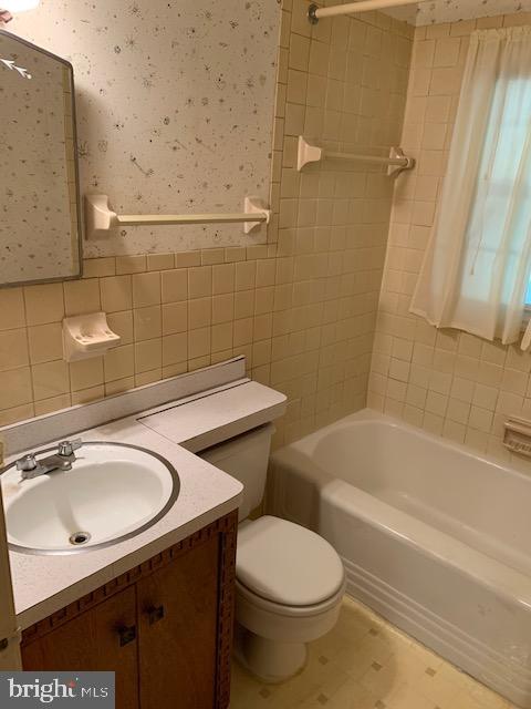 1613 Gridley Lane Silver Spring, MD 20902 - Photo 10 of 27 Full Bath