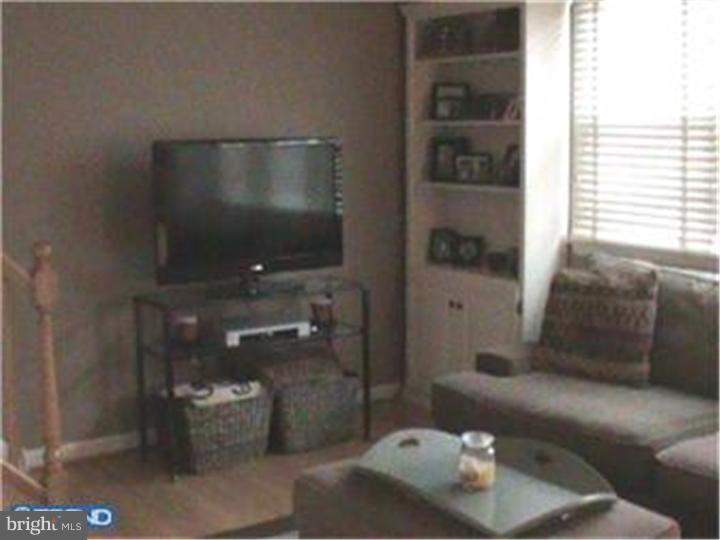 1808 Tomlinson Road Philadelphia, PA 19116 - Photo 3 of 24 Gallery Image 3