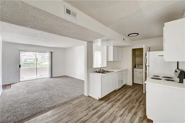 $1,200 | 5250 Mission Carmel Lane, Unit 101, Las Vegas, NV 89107