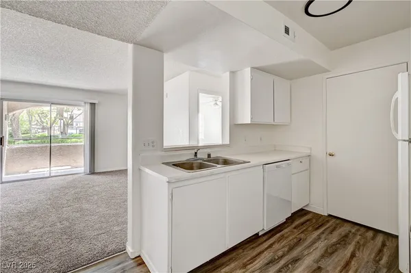 $1,200 | 5250 Mission Carmel Lane, Unit 101, Las Vegas, NV 89107
