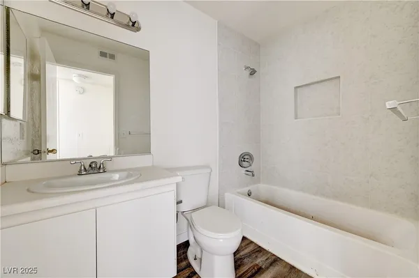 $1,200 | 5250 Mission Carmel Lane, Unit 101, Las Vegas, NV 89107