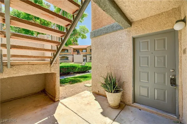 $1,200 | 5250 Mission Carmel Lane, Unit 101, Las Vegas, NV 89107